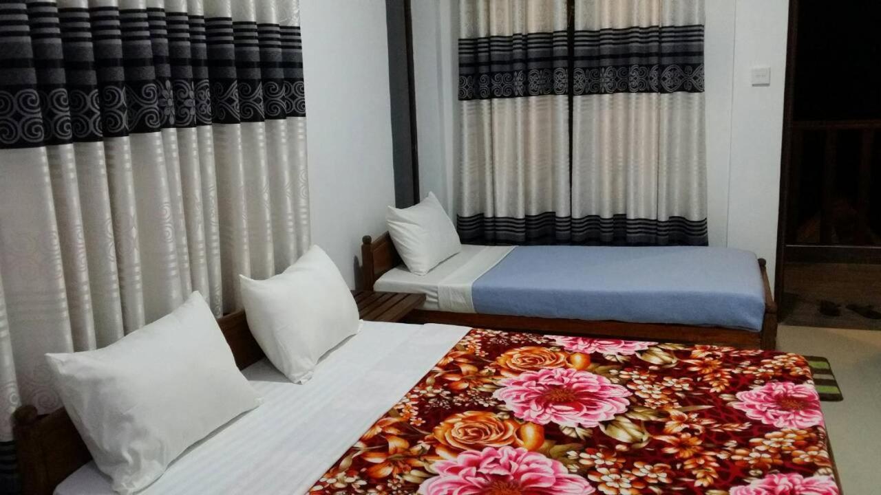 Tea Breeze Motel Nallathanniya Exteriör bild